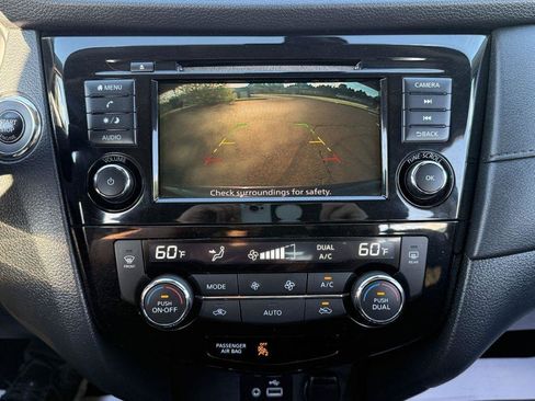 Used 2020 Nissan Rogue SV AWD/4WD image 29
