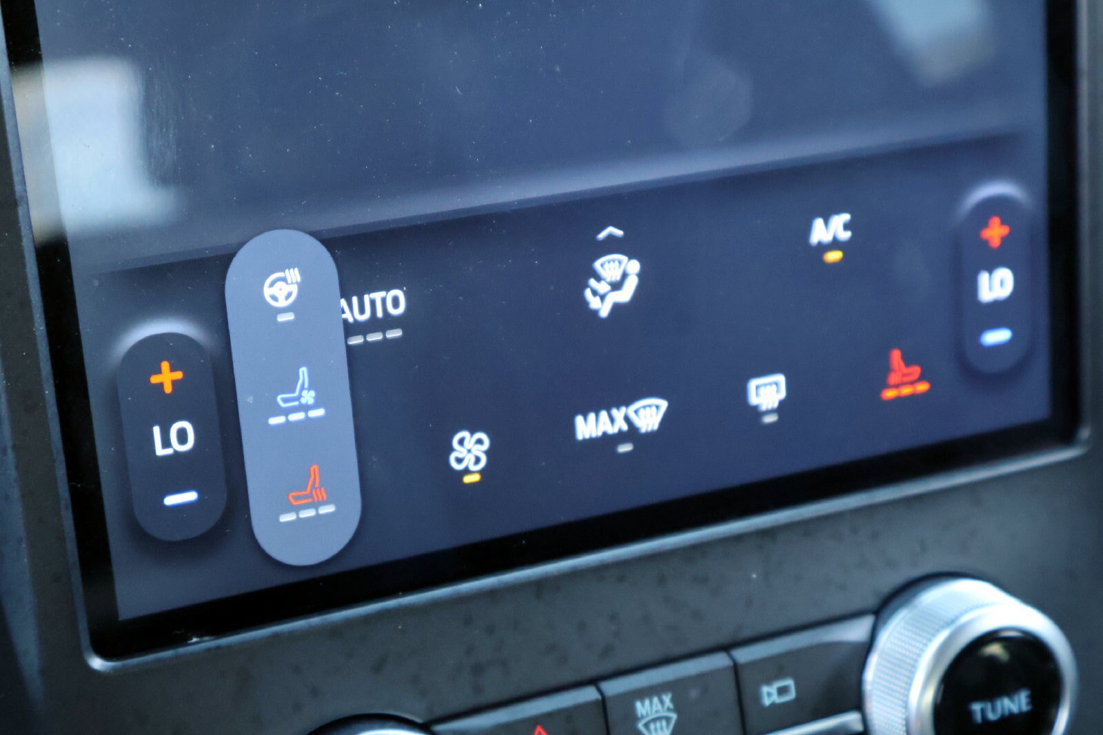 Used 2022 Ford Edge ST w/ Equipment Group 401A AWD/4WD image 29