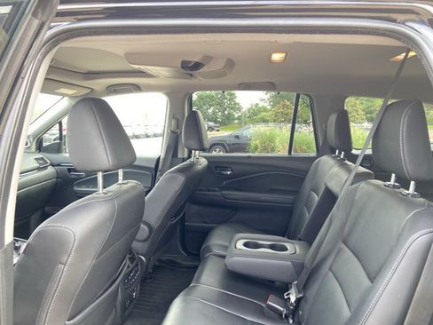 Used 2021 Honda Pilot Touring image 17