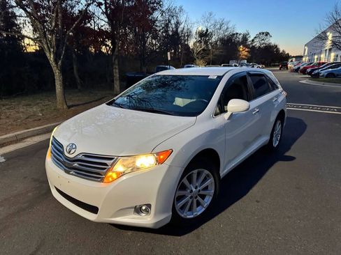 Used 2012 Toyota Venza XLE image 2