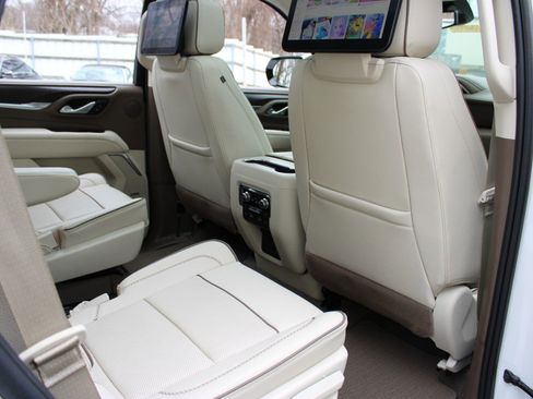 Used 2023 GMC Yukon Denali image 17