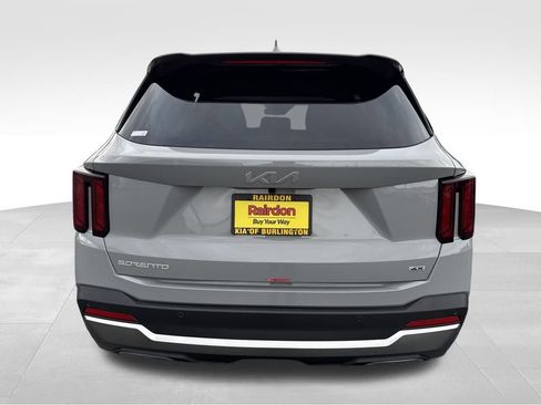 New 2026 Kia Sorento S image 7