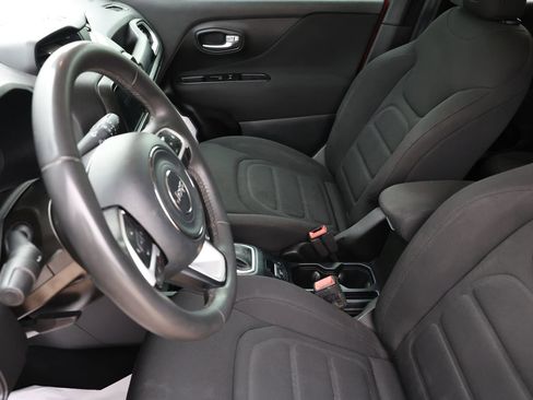 Used 2020 Jeep Renegade Latitude w/ LED Lighting Group FWD image 13