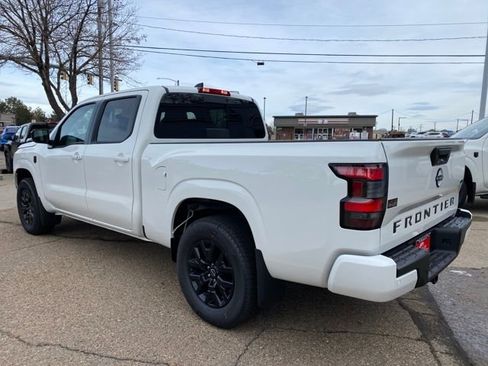 New 2026 Nissan Frontier SV w/ SV Convenience Package image 3
