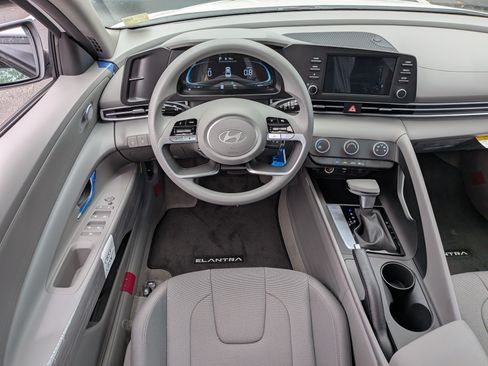 New 2026 Hyundai Elantra Limited FWD image 14
