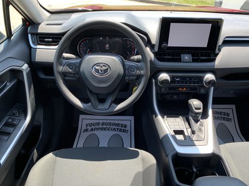 Used 2024 Toyota RAV4 LE AWD/4WD image 26