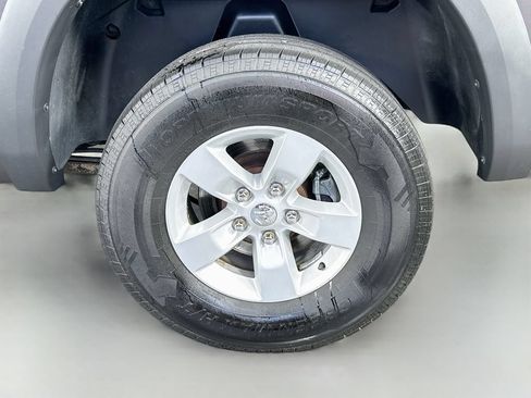 Used 2018 RAM 1500 Express AWD/4WD image 33