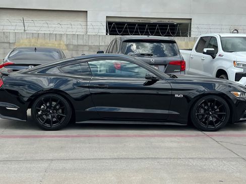 Used 2017 Ford Mustang GT Premium w/ Equipment Group 401A RWD image 9