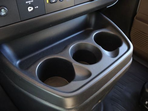 Used 2022 Chevrolet Express 3500 w/ Driver Convenience Package image 33