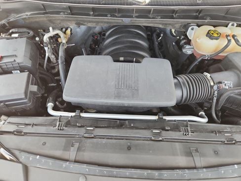 Used 2022 Chevrolet Suburban LT w/ Luxury Package RWD image 31