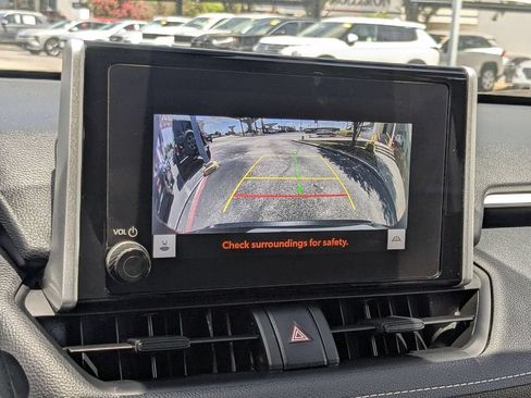 Used 2025 Toyota RAV4 LE AWD/4WD image 19