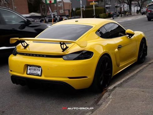 Used 2020 Porsche 718 Cayman GT4 RWD image 7