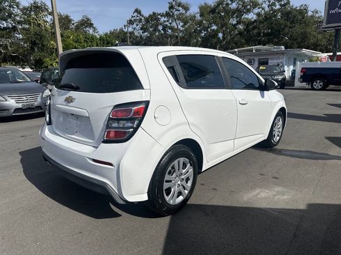 Used 2017 Chevrolet Sonic LT image 4
