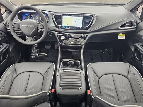 New 2026 Chrysler Pacifica Limited w/ S Appearance Package image 10
