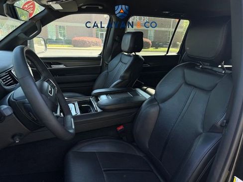 Used 2024 Jeep Wagoneer Series III image 5