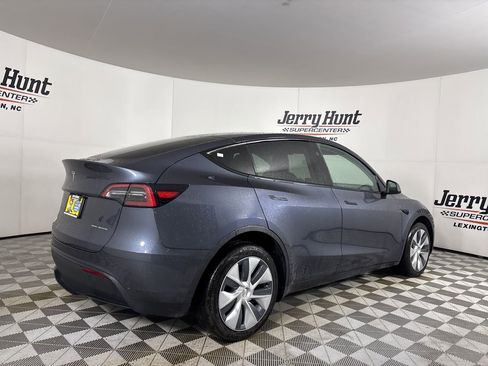 Used 2023 Tesla Model Y Long Range image 4
