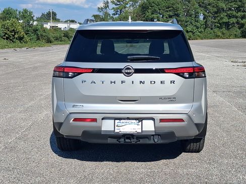 Used 2023 Nissan Pathfinder Platinum AWD/4WD image 4