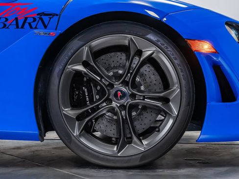 Used 2018 McLaren 720S Performance RWD image 17