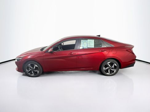 Used 2023 Hyundai Elantra SEL w/ Convenience Package FWD image 8