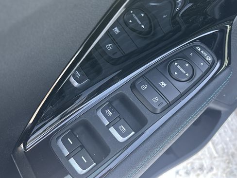 Used 2020 Kia Niro EX Premium w/ Cold Weather Package image 32