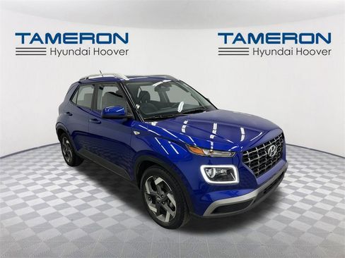 Used 2025 Hyundai Venue Limited image 7
