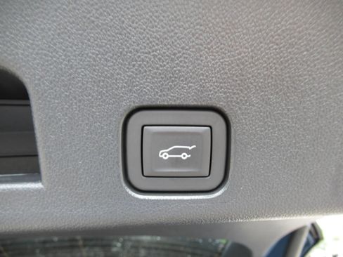 Used 2026 Buick Enclave Preferred FWD image 35
