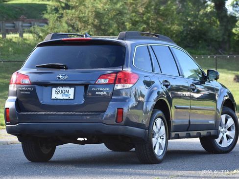 Used 2011 Subaru Outback 2.5i Limited AWD/4WD image 5