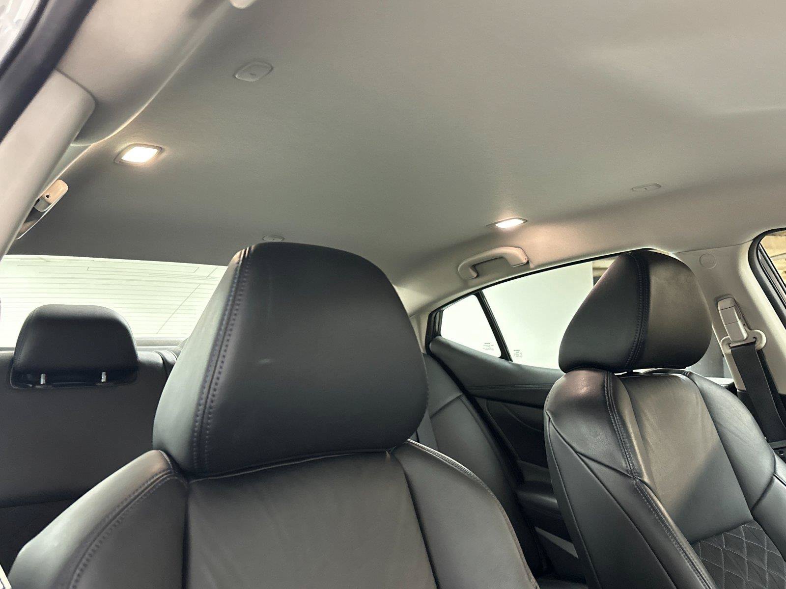 Used 2018 Nissan Maxima SR w/ Interior Lighting Package FWD image 15