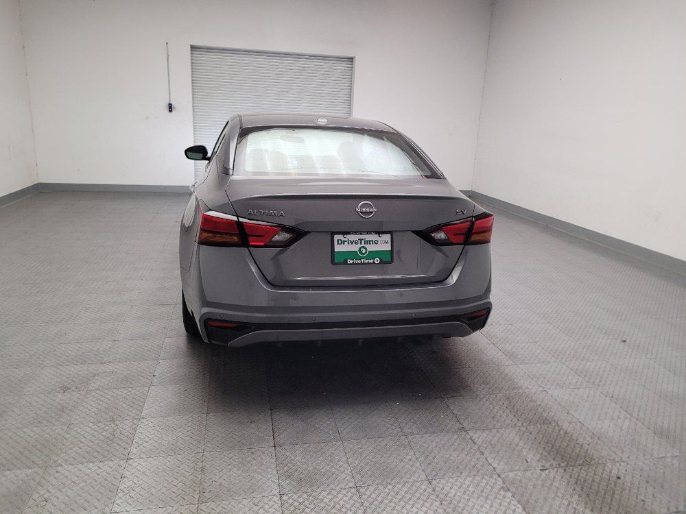 Used 2024 Nissan Altima 2.5 SV FWD image 6