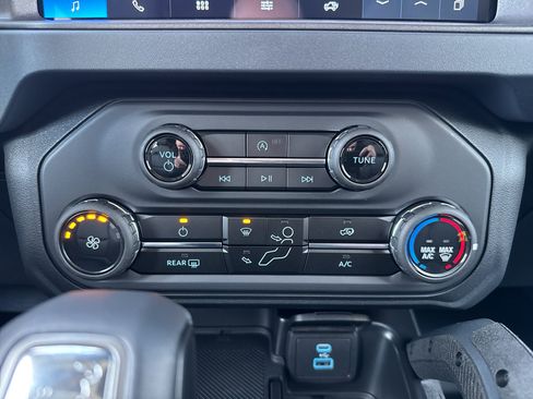 New 2025 Ford Bronco Badlands w/ Sasquatch Package AWD/4WD image 22
