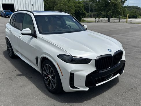 Used 2026 BMW X5 xDrive50e w/ M Sport Package AWD/4WD image 2