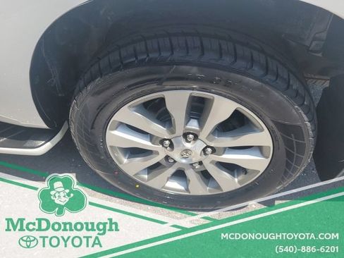 Used 2016 Toyota Sequoia Limited AWD/4WD image 39