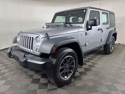 Used 2016 Jeep Wrangler Unlimited Sport w/ Connectivity Group AWD/4WD image 8