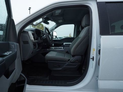 Used 2023 Ford F250 XLT w/ FX4 Off-Road Package image 12