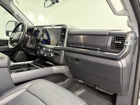 Used 2025 Ford F350 Lariat w/ Lariat Ultimate Package image 32