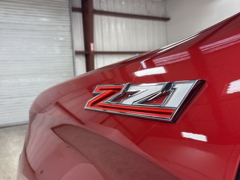 Used 2021 Chevrolet Silverado 1500 LT Trail Boss w/ LPO, Dark Essentials Package image 3