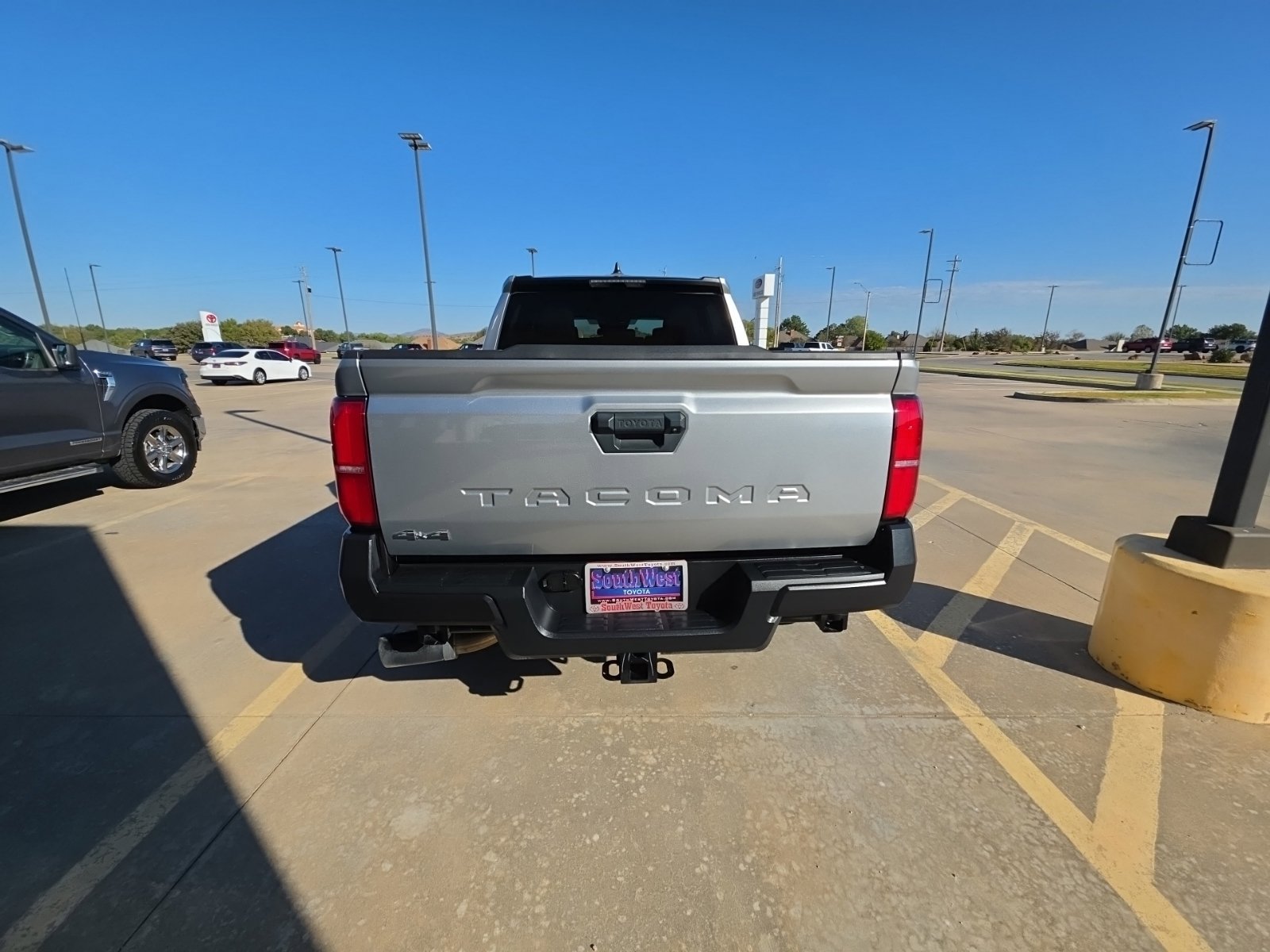 Used 2025 Toyota Tacoma SR AWD/4WD image 6
