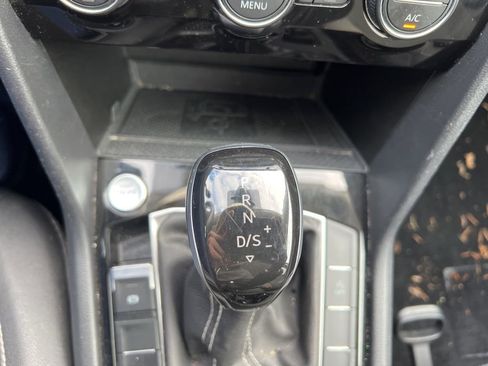 Used 2024 Volkswagen Taos SE image 22