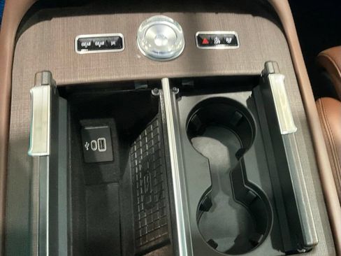 Used 2025 Lincoln Navigator L Reserve AWD/4WD image 19