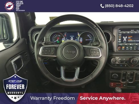 Used 2023 Jeep Wrangler Unlimited Rubicon 4xe w/ Cold Weather Group AWD/4WD image 16