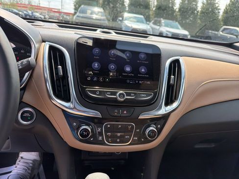 Used 2024 Chevrolet Equinox Premier image 11