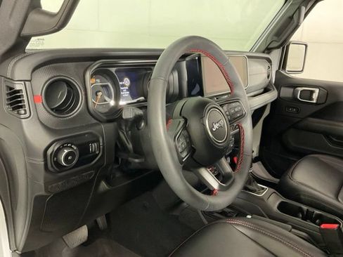 Used 2024 Jeep Wrangler Unlimited Rubicon w/ Technology Group AWD/4WD image 20