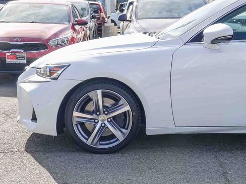 Used 2018 Lexus IS 300 image 9