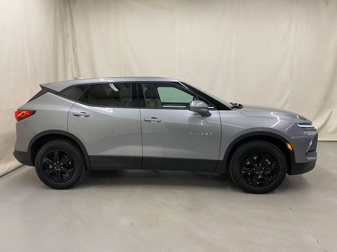 Used 2025 Chevrolet Blazer LT AWD/4WD image 9