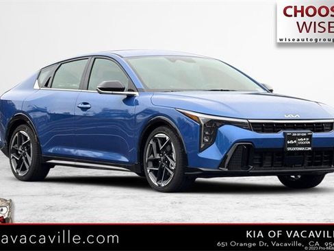 New 2025 Kia K4 GT-Line image 1