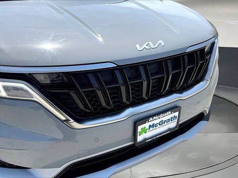 Used 2023 Kia Carnival EX FWD image 35