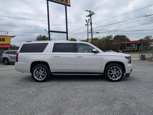 Used 2020 Chevrolet Suburban Premier w/ Premier 6.2L Value Package AWD/4WD image 5