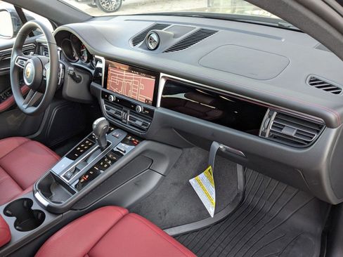 New 2026 Porsche Macan image 26