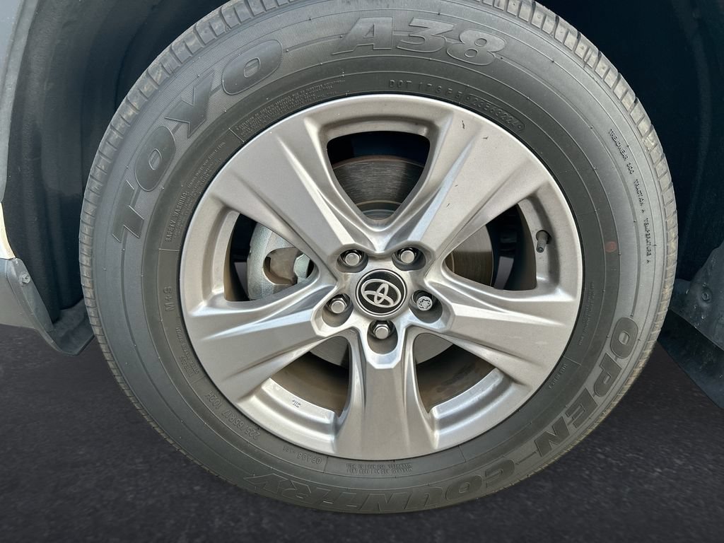 Used 2024 Toyota RAV4 XLE w/ Convenience Package FWD image 10
