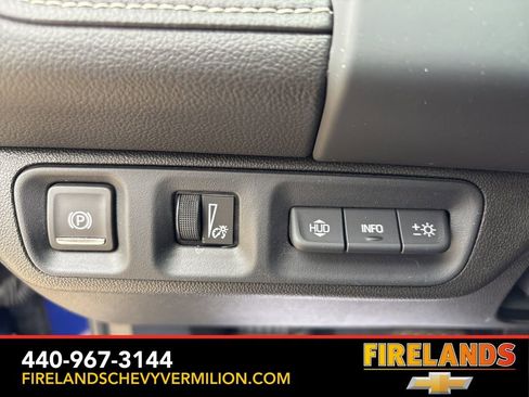 Certified 2023 GMC Acadia SLT w/ Technology Package image 19